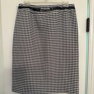 Houndstooth skirt